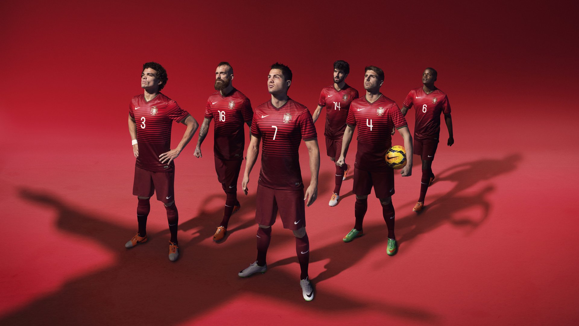 阿贾克斯发威，欧冠竞技烽火再燃，阿贾克斯欧战成绩